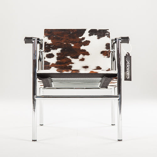 Cassina lC 1 ponyskin fauteuil bruin wit