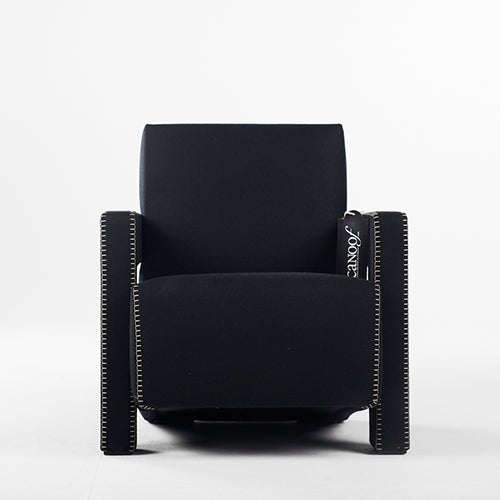 Cassina Utrecht Fauteuil charlot zwart