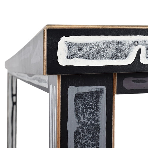 Wrongwoods tafel grijs