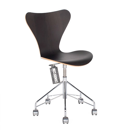 Fritz Hansen Vlinder bureaustoel eikenhout donker kleur