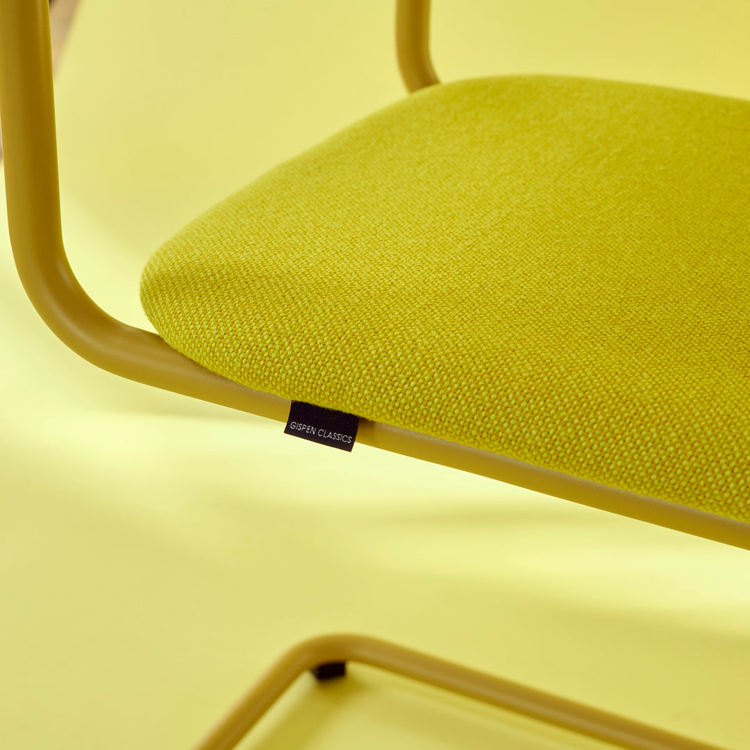 Gispen 101XL stoel geel, detail van de zitting