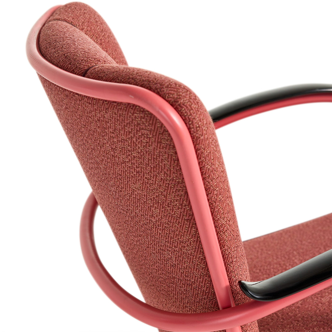 Gispen 412 fauteuil &amp; hocker roze (Forestview), detail van rugleuning, frame en armlegger