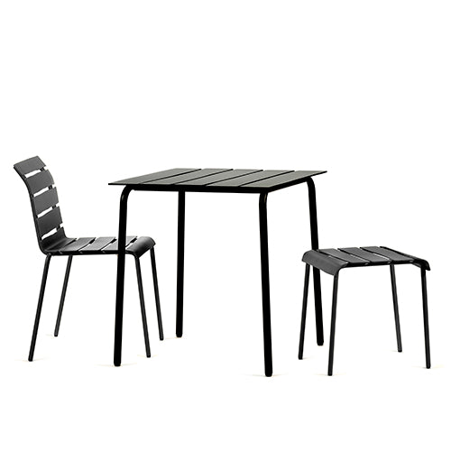 Valerie objects Maarten baas aligned tafel stoel zwart