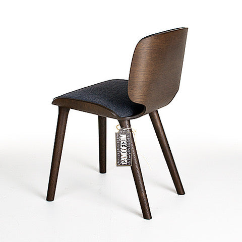 moooi nut stoel antraciet donkergrijs wenge