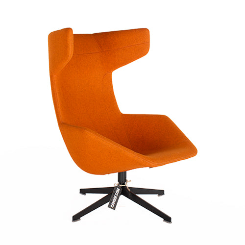 Moroso take a Line for a walk fauteuil oranje