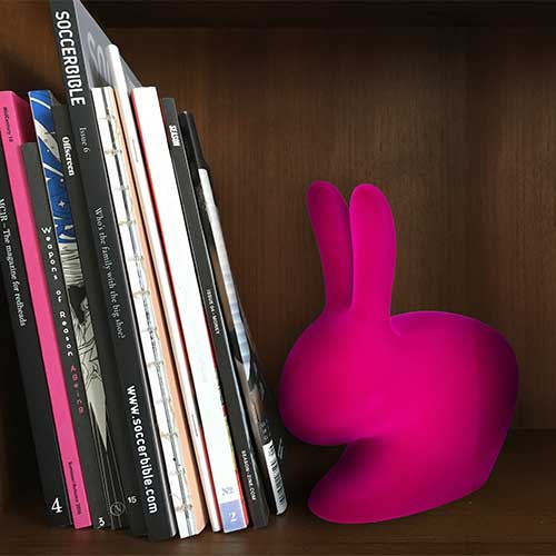 Qeeboo Rabbit XS Velvet boekenstandaard roze