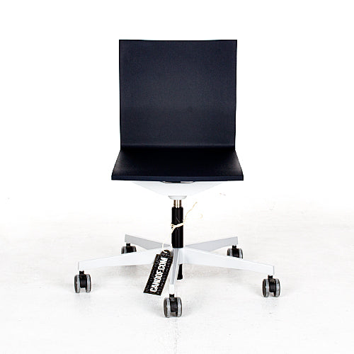 vitra 04 stoel blauw