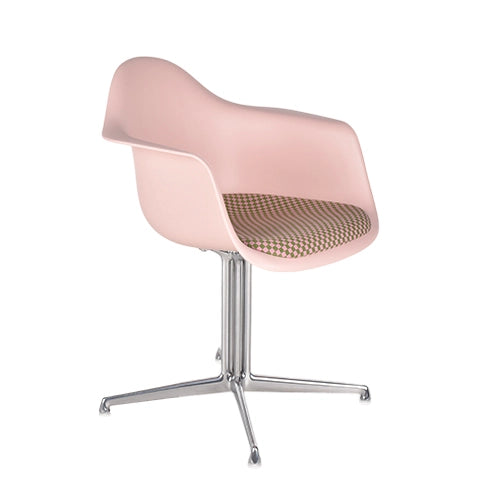 Vitra DAL kuipstoelen roze