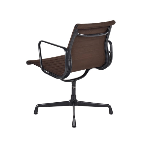 Vitra EA107 stoel bruin