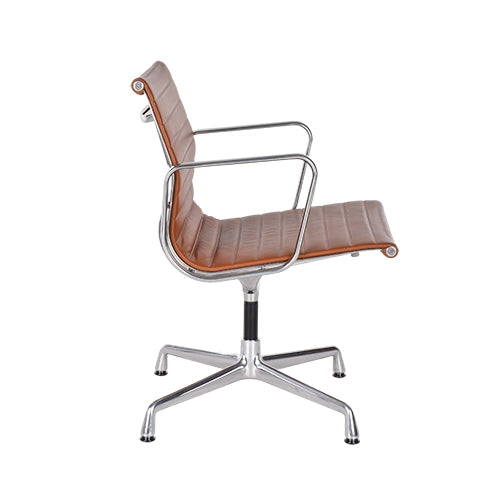 Vitra EA108 stoel cognac leder