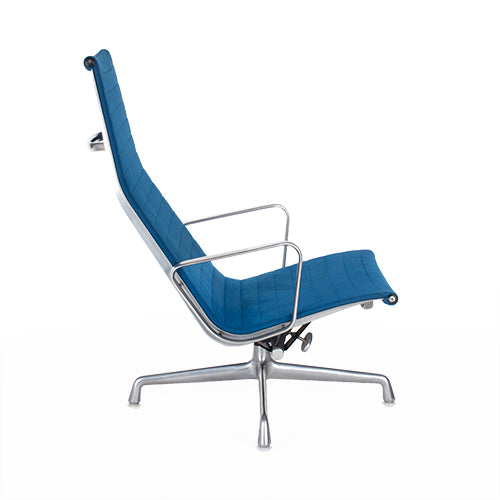 Vitra EA124 blauw