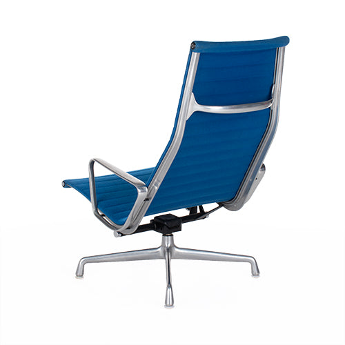 Vitra EA124 blauw