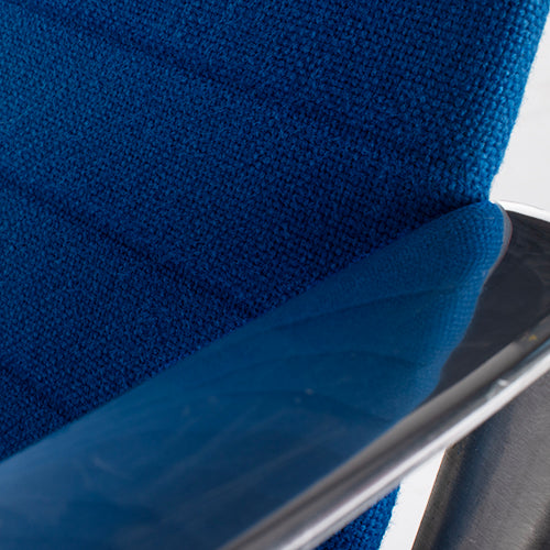 Vitra EA124 blauw