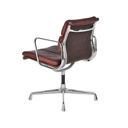 Vitra EA208 softpad aubergine leder