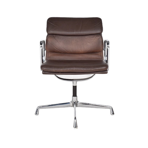 Vitra EA208 bruin leder