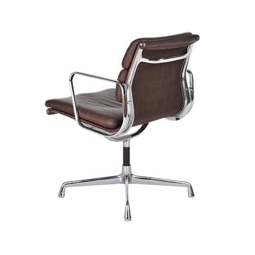 Vitra EA208 bruin leder