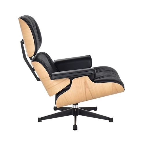 Vitra Eames Lounge chair en ottoman kastanje naturel