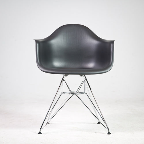 Vitra Kuipstoel DAR zwart