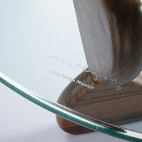 Vitra Noguchi salontafel notenhout bruin