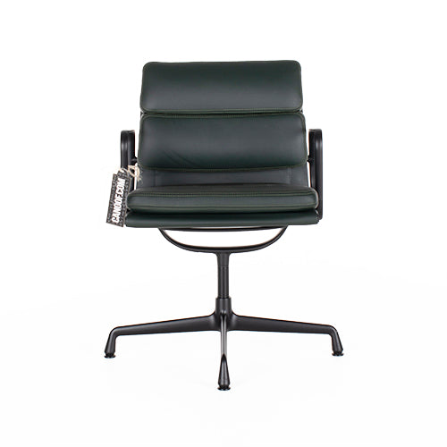 Vitra ea208 stoel groen