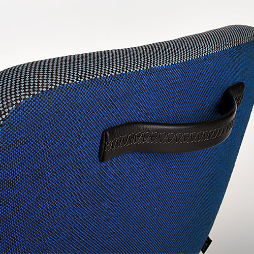 Vitra East River chair blauw