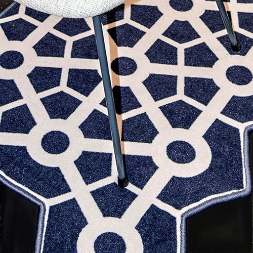 lensvelt carpet sir Edward vloerkleed blauw wit