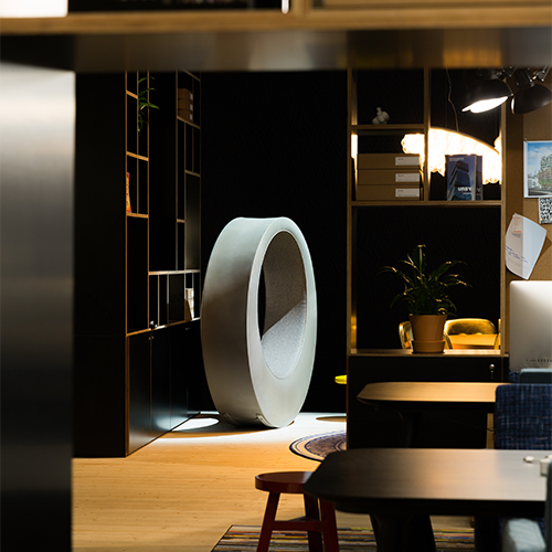 Moooi O rocker schommelstoel lichtgrijs