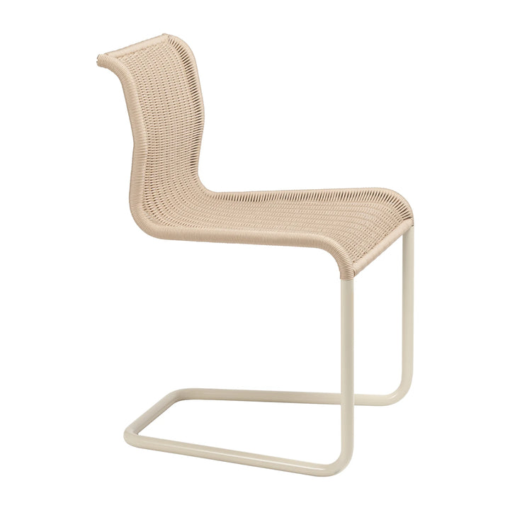 Tecta B15 stoel beige schuin vooraanzicht