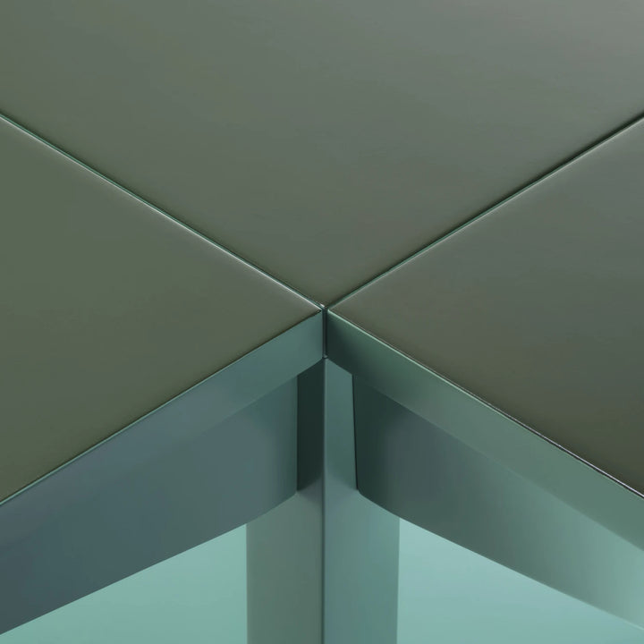 Tecta K10N bijzettafel olijfgroen detail bladen en rand