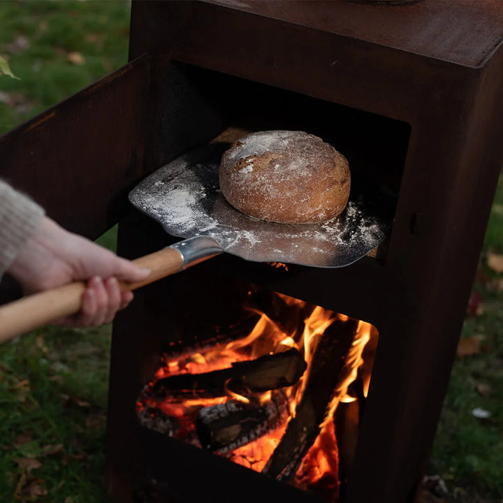Weltevree Pizza Shovel met brood uit de Outdooroven