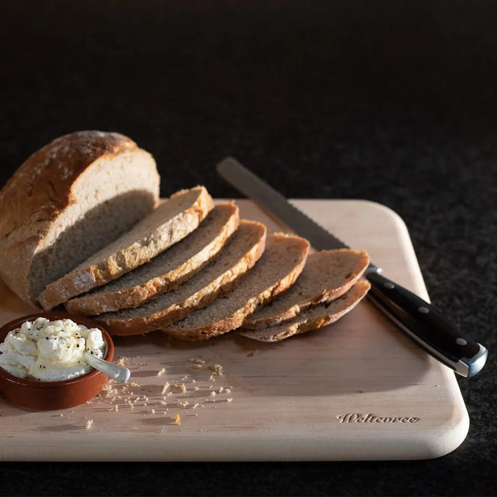 Weltevree Cutting Board met brood