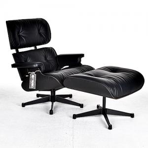 Desillusie Prestatie Verenigen Vitra Eames Lounge Chair en Ottoman zwart essenhout - Canoof.nl