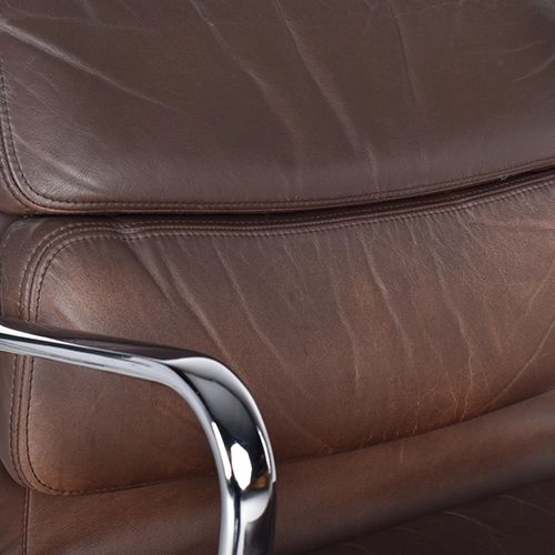 Vitra EA208 bruin leder